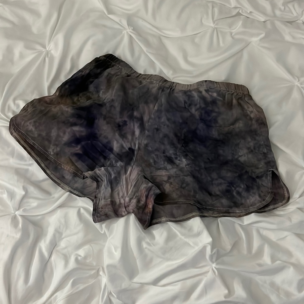 Silk tye die shorts